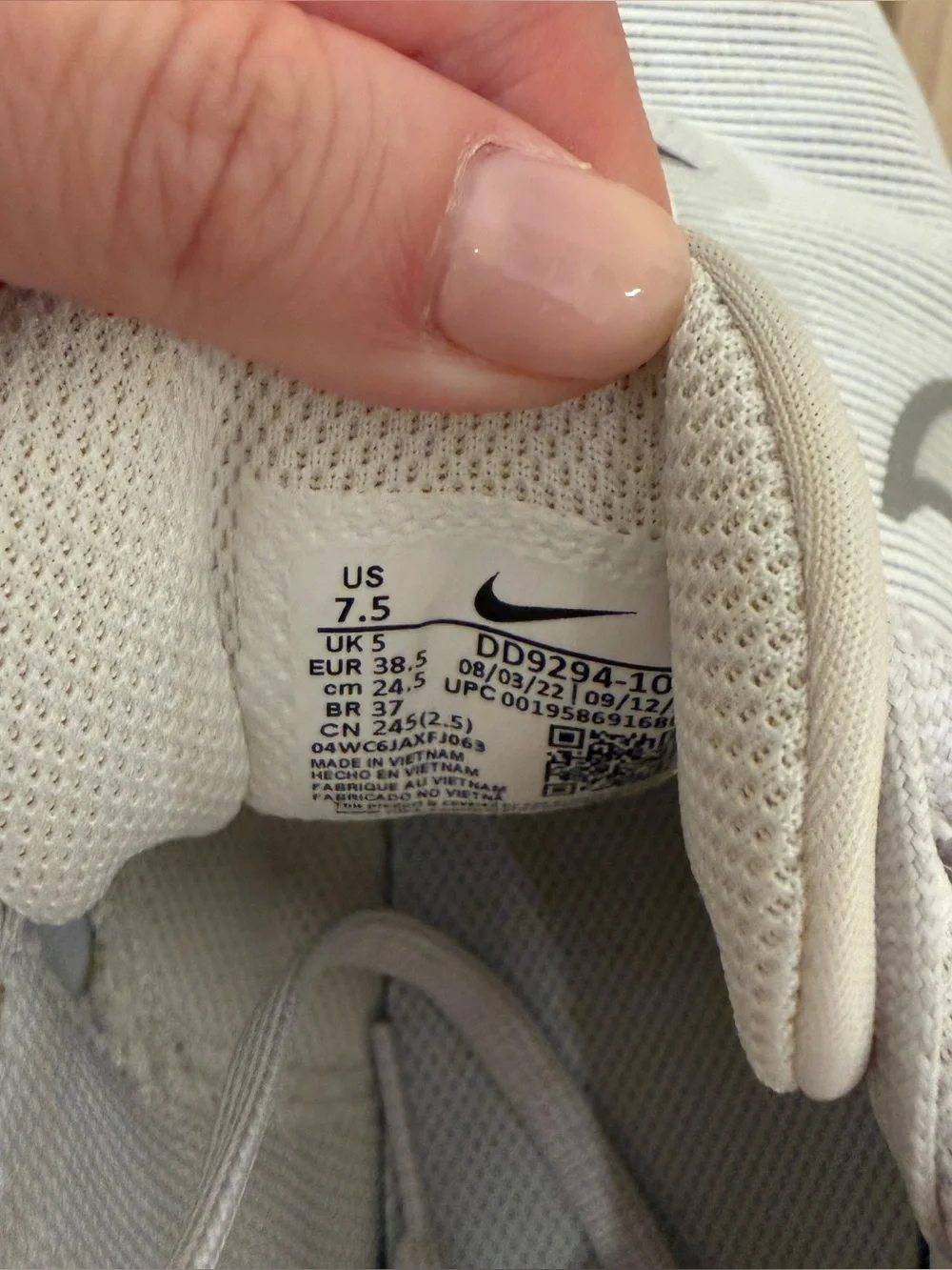 Nike Downshifter 12 Sneakers in White Size 7.5